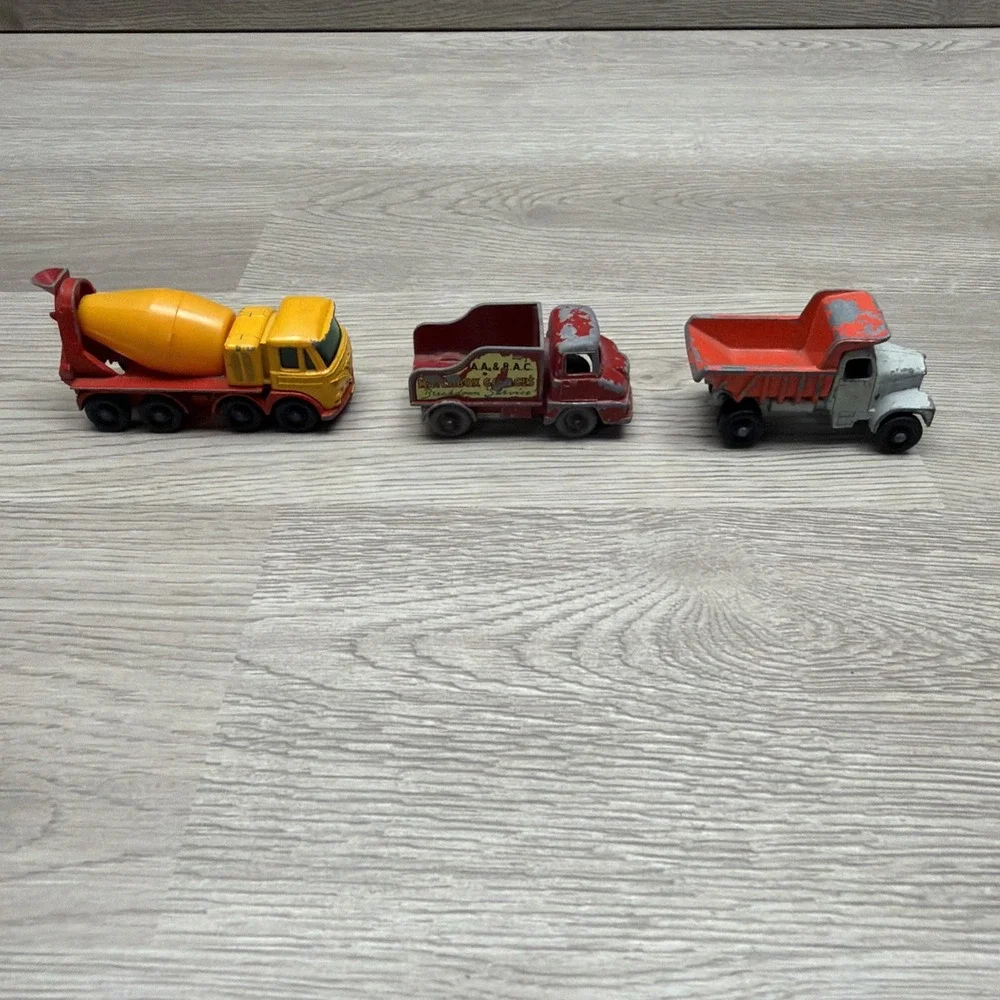 LESNEY MATCHBOX No.16 SCAMMELL SNOW PLOUGH NO13 WRECK TRUCK, NO21 CONCRETE TRUCK